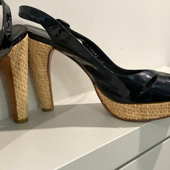 STUART Weitzman Black heels Size 7.5 patent leather peep toe - Picture 11 of 15